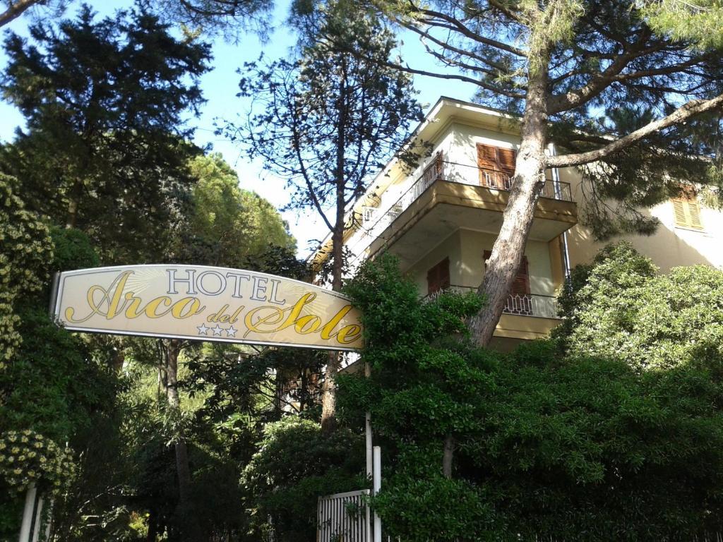Hotel Arco Del Sole ラヴァーニャ エクステリア 写真